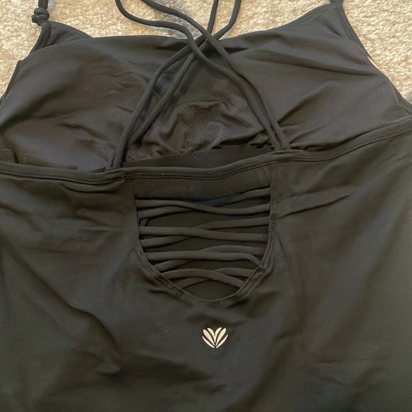 Forever 21 workout tank - Picture 3 of 3